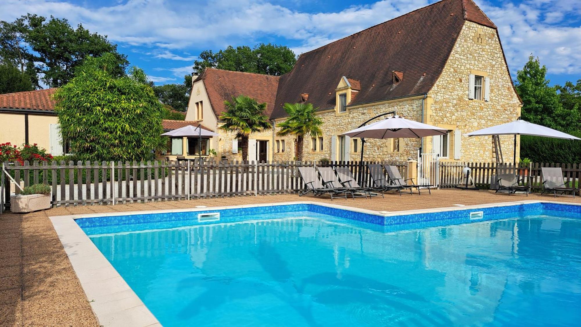 La Barde Montfort, Votre Maison D'Hotes A 4 Kms De Sarlat Dordogne Вітрак Екстер'єр фото